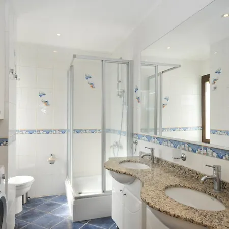 Sleeps 8 Pool Air Con Wifi Bitez