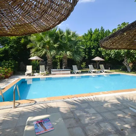 别墅 Sleeps 8 Pool Air Con Wifi *