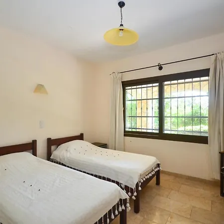 别墅 Sleeps 8 Pool Air Con Wifi